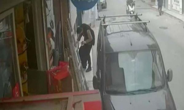 Öldürdüğü kuyumcunun dükkanına girdiği anlar kamerada